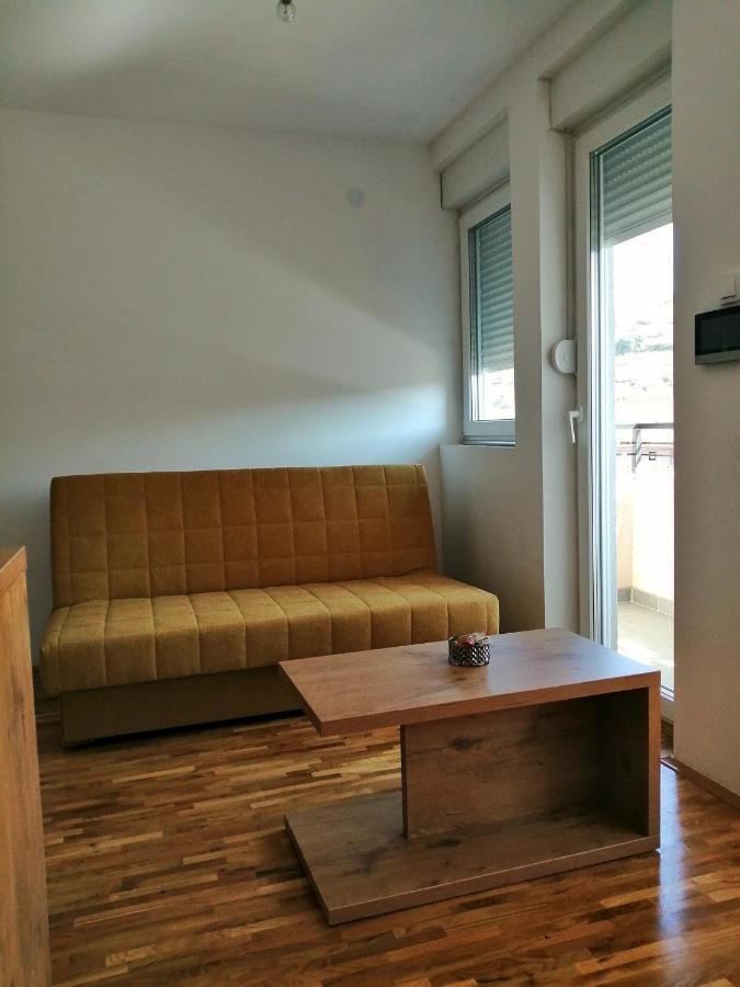 Demir Apartmani Novi Pazar Ngoại thất bức ảnh